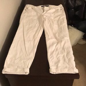 White crop jeans